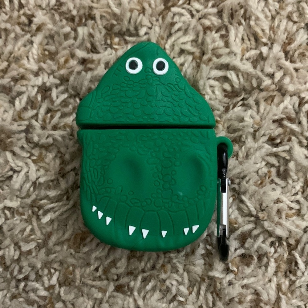 Green alligator airpod case